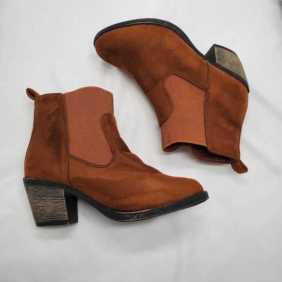 1st Kiss Women's Size 7.5M Brown/Orange Pull On Suede Ankle Booties Elastic Side - Picture 8 of 11